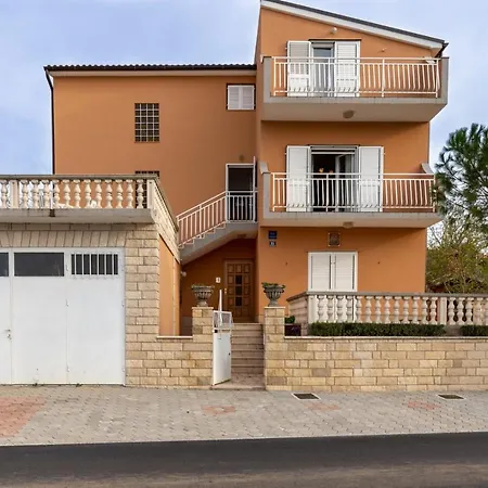Edi 581 Guest house 3*