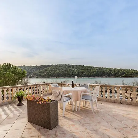 Guest house Edi 581 Jadrtovac